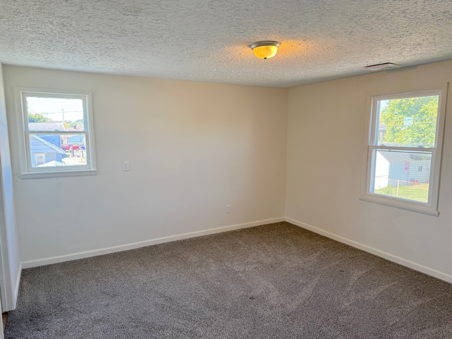 Building Photo - 2601 Elmo Ave