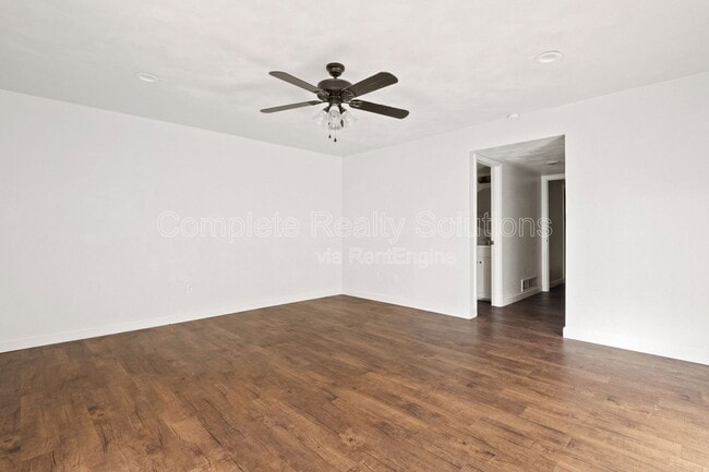 Building Photo - 716 Plankway Dr