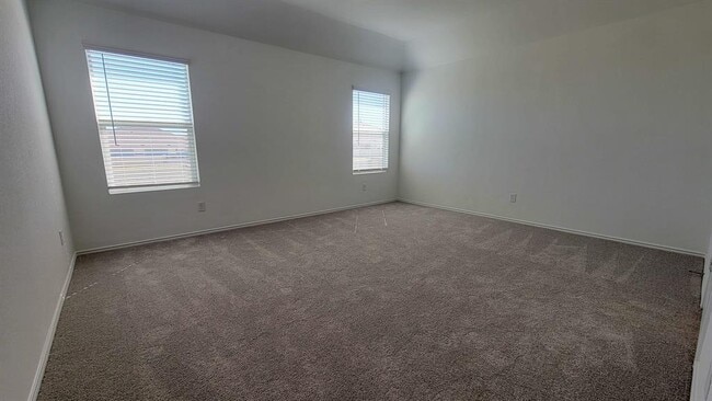 Building Photo - 300 Dreyer