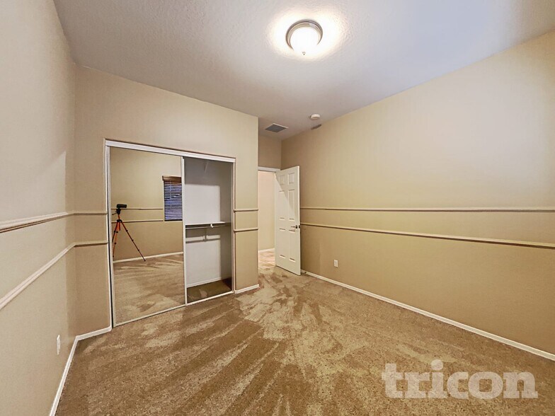 Building Photo - 41303 N Palm Springs Trail