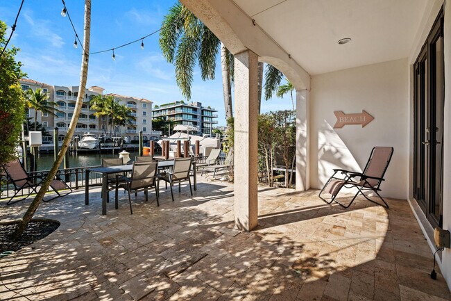 Building Photo - 95 Isle of Venice Dr