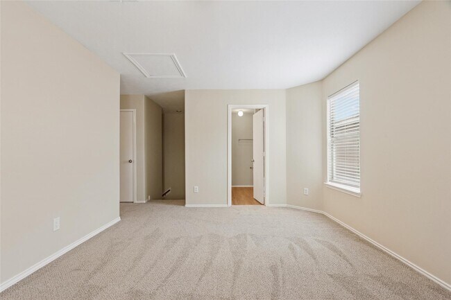 Building Photo - 8907 Grand Villa Ln
