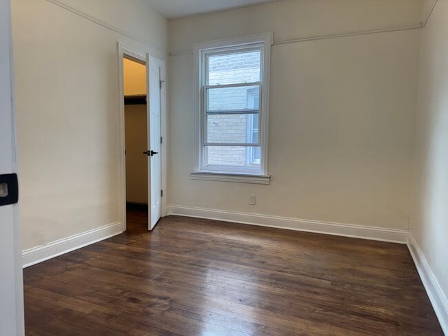 Building Photo - 3741 W Irving Park Rd