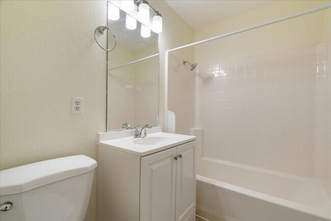 Building Photo - 500 Tillery St