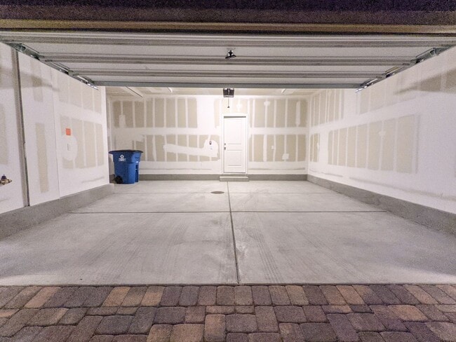 Building Photo - 3291 Pergusa Dr