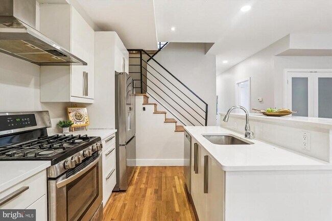 Building Photo - 3222 13th St NW