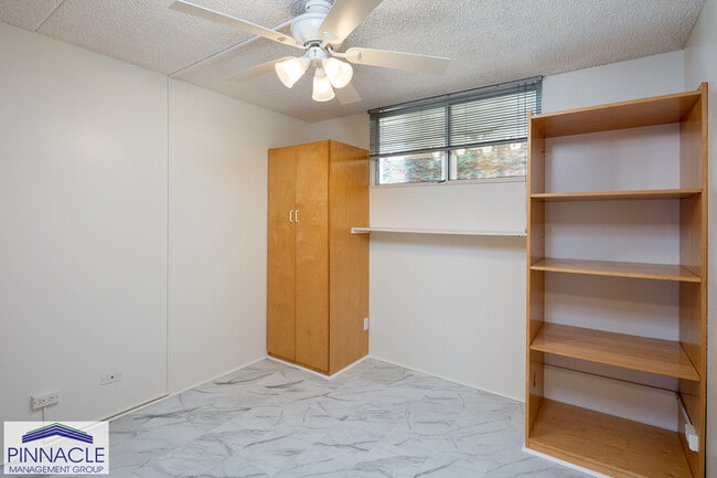 Building Photo - 469 Ena Rd