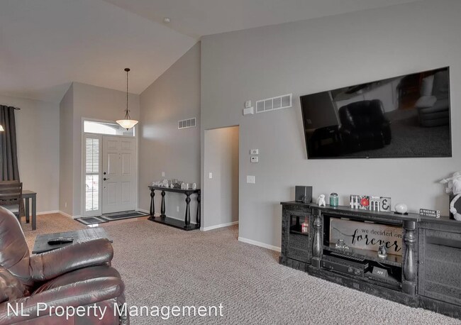 Building Photo - 5 br, 3 bath House - 19617 Poppleton Ave