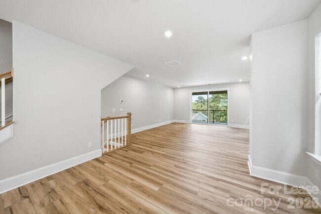 Building Photo - 424 Old Town Vlg Rd