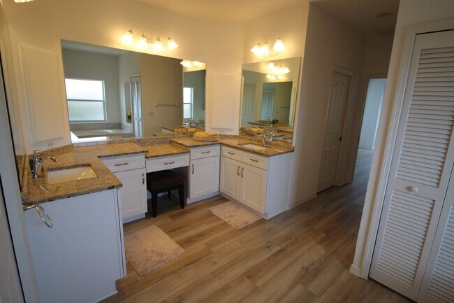 Building Photo - Short Term Rental ** Available 11/1/25 ** 3 Bed/2 Bath Pool Home ** Punta Gorda Isles** $7,500/mo