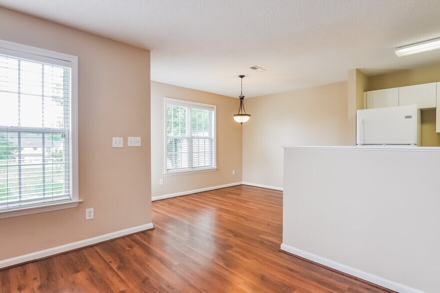 Building Photo - 2232 Castle Pines Dr