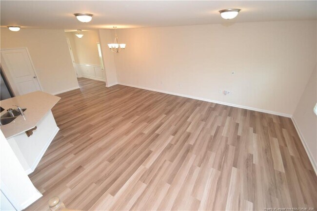 Building Photo - 1127 Brightskies St