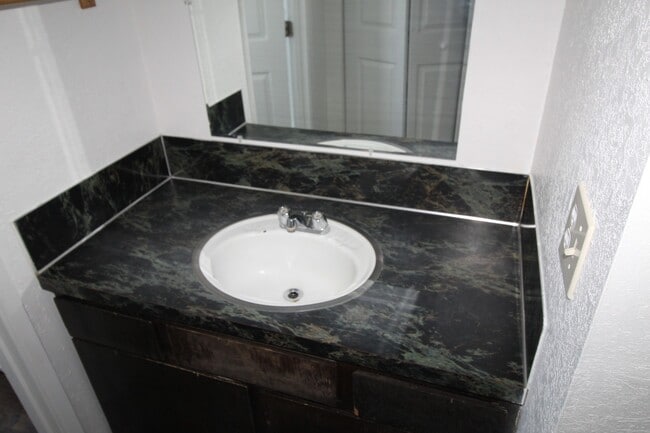 Building Photo - 4831 Darwin Pl