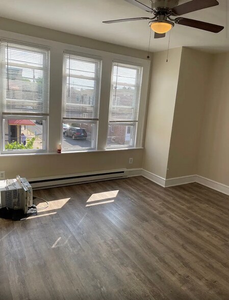 Building Photo - 4720 Princeton Ave