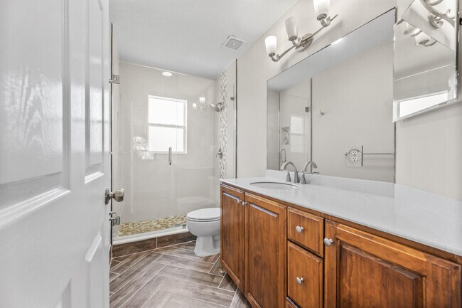 Building Photo - 14552 Larkspur Ln