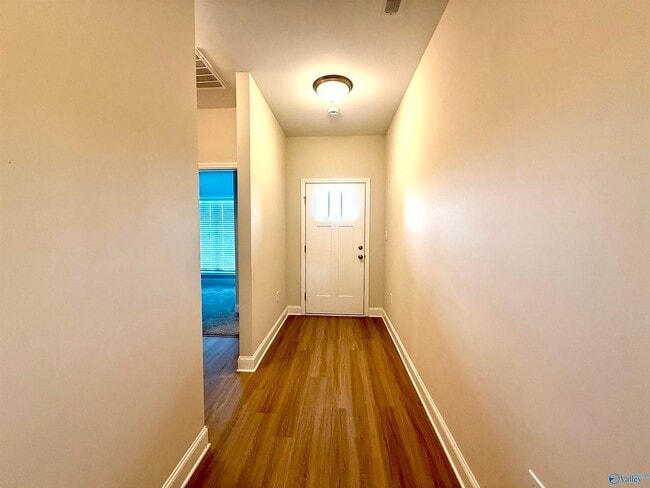 Building Photo - 4018 Rockland Cir SE