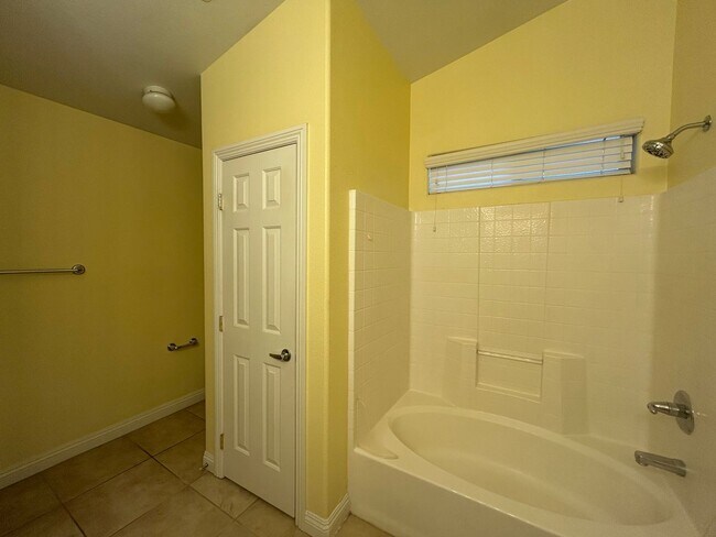 Building Photo - wonderful 3 bedroom home