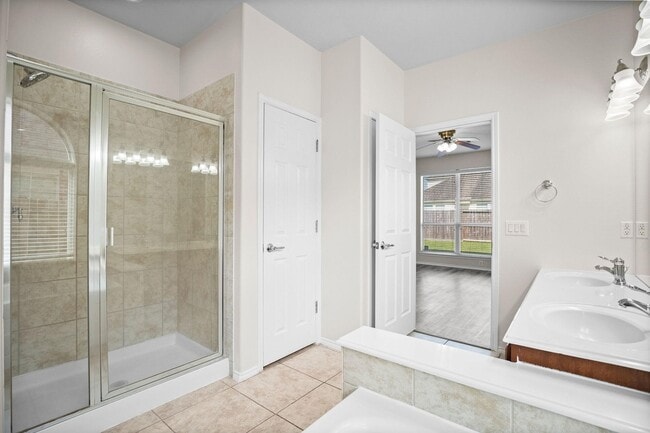 Building Photo - 30218 Legacy Pines Dr