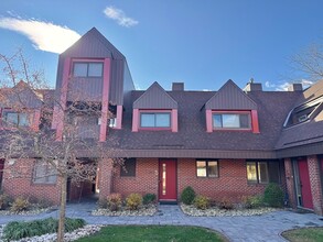 Building Photo - 110 Montoya Dr