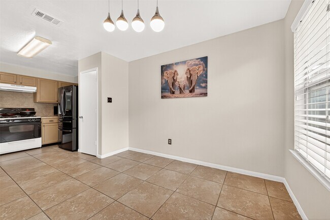 Building Photo - 2510 Fox Water Dr
