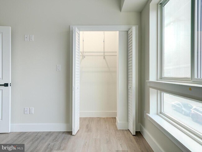 Building Photo - 630 Moyer St