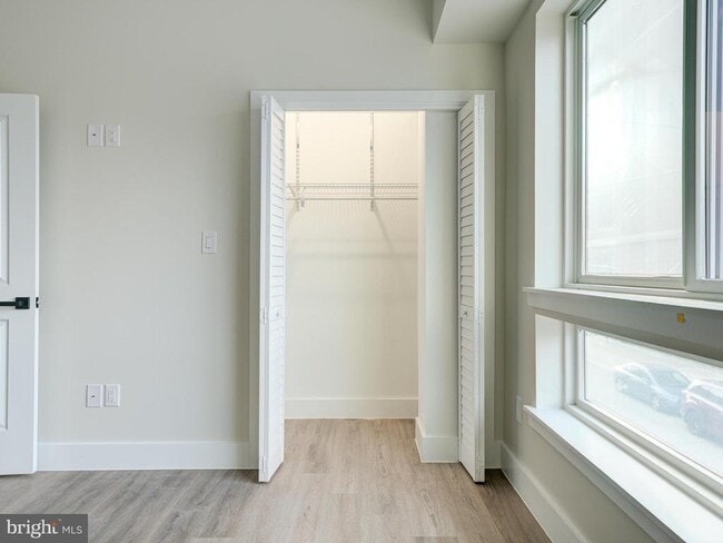 Building Photo - 632 Moyer St