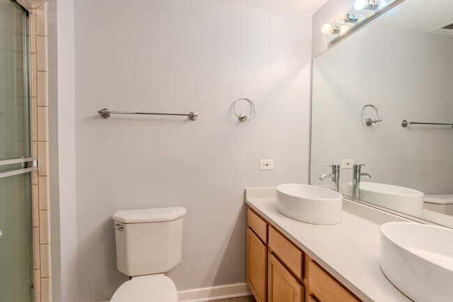 Building Photo - 208 W Washington St