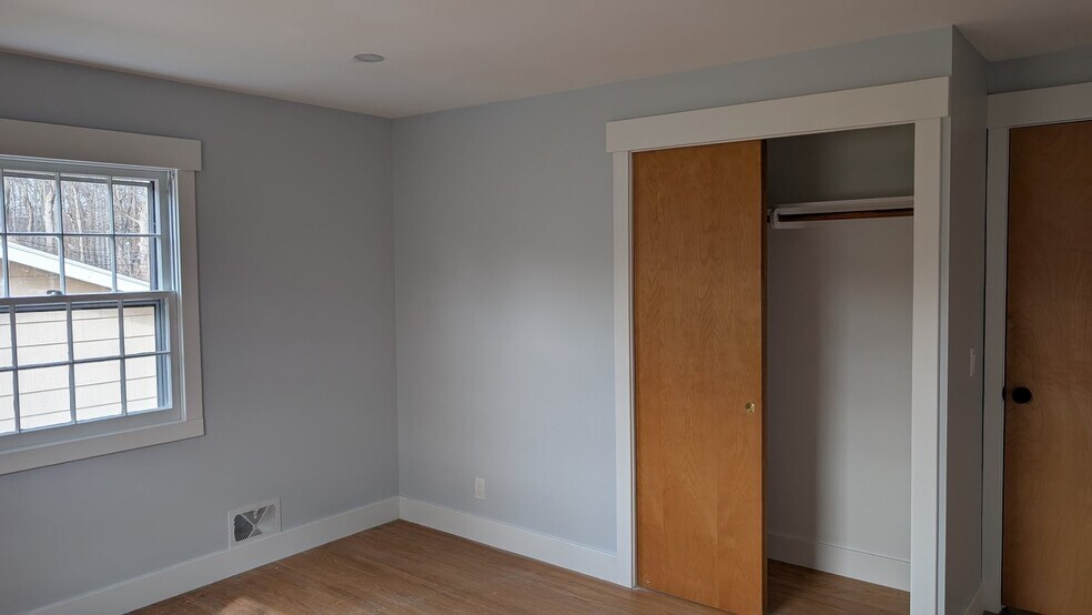 Building Photo - 25 Red Bud Rd