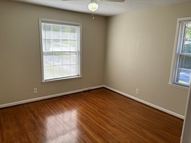 Front bedroom - 58 Brookwood Ter