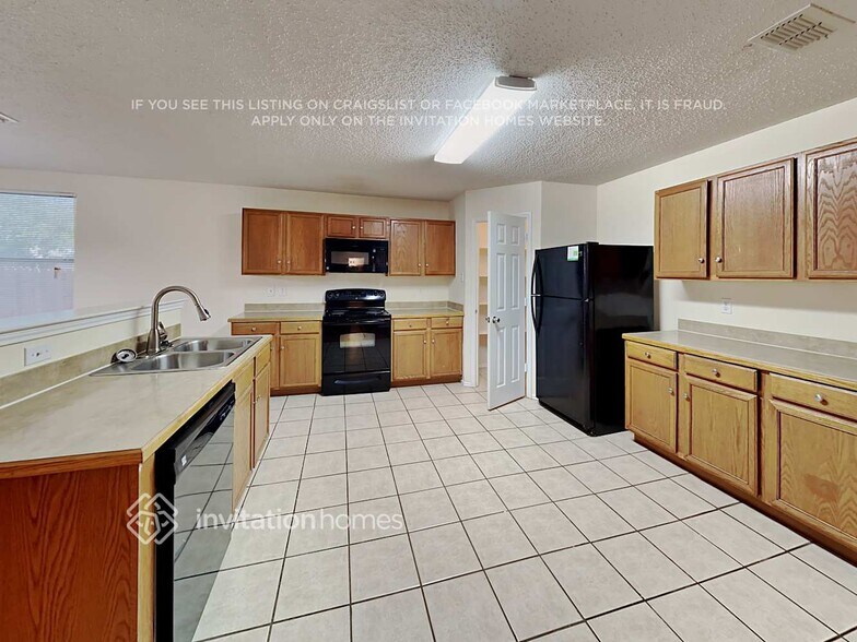 Building Photo - 5445 Temecula Rd