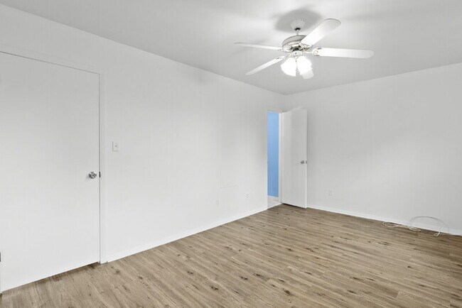 Building Photo - 59 Stoneway Pl