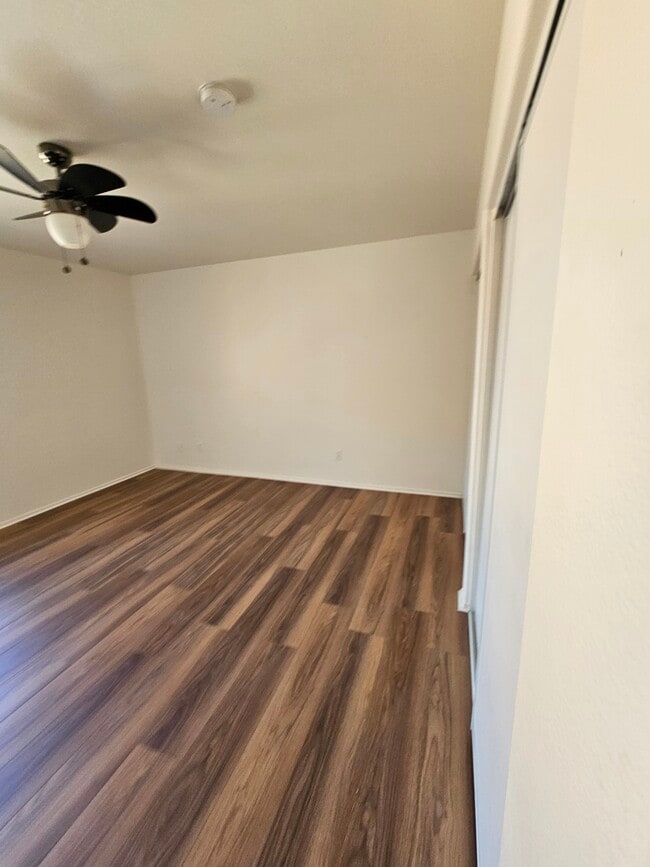 Building Photo - 1050 Harbor Heights Dr