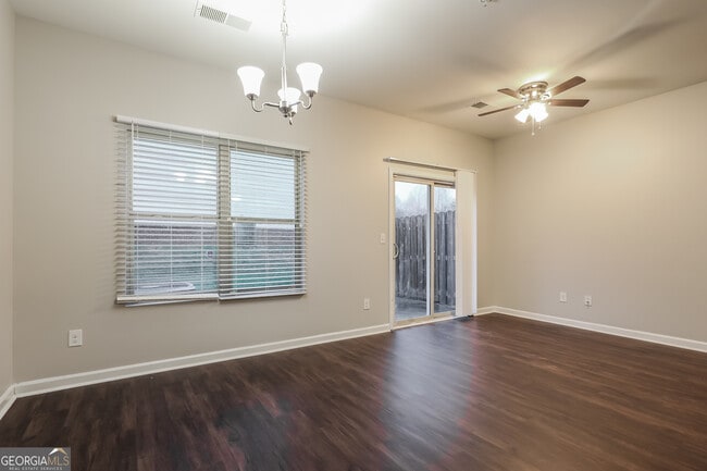 Building Photo - 1603 Iris Walk