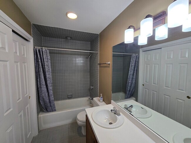 Building Photo - 500 Washington St