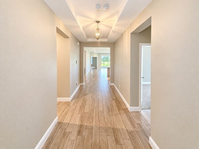 Building Photo - 5418 Silver Sun Dr