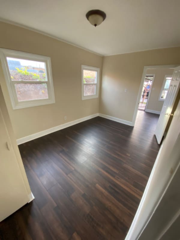 Building Photo - 619 42nd St