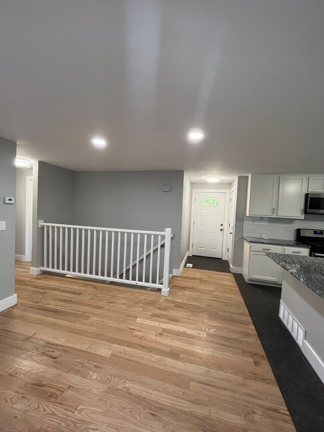Building Photo - Immaculate 4-Bedroom, 3-Bathroom Ranch Home Nestled in the Cotton Creek Neighborhood!