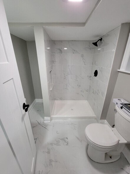 Building Photo - 5521 W 63rd Pl