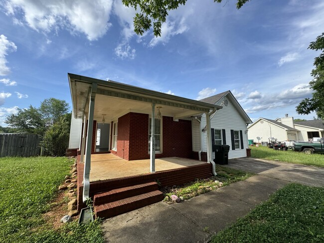 Primary Photo - 105 Ed Milner Dr