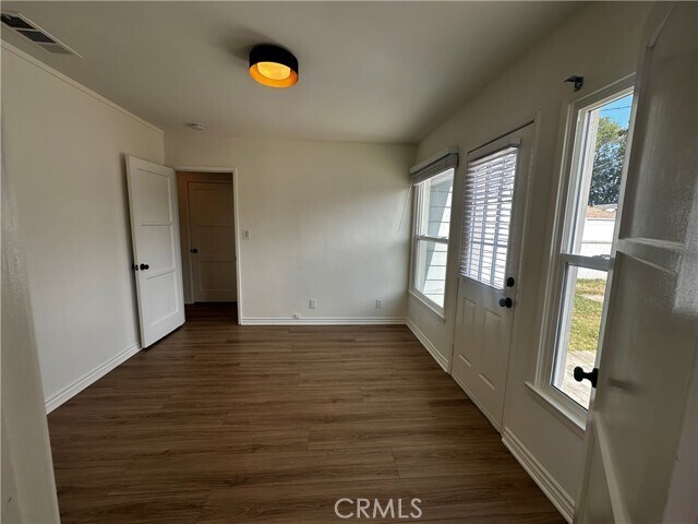 Building Photo - 6108 Village Rd