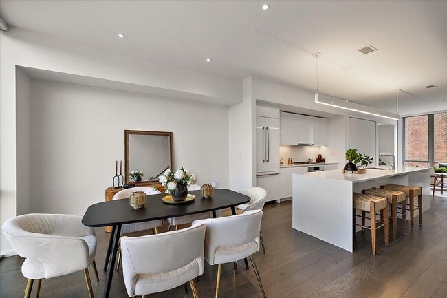 Building Photo - 3105 Brush St