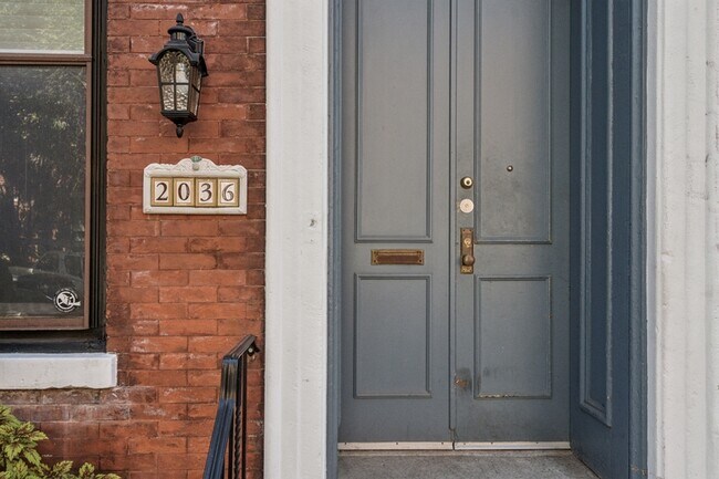 Building Photo - 2036 Wallace St