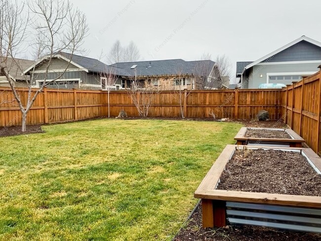 Building Photo - Designer 4BR- 2BA Home by Dry Canyon Park
