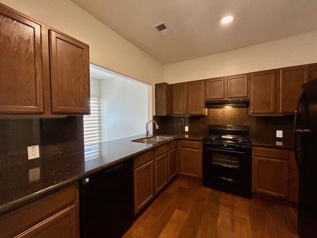 Building Photo - 2445 Monarch Dr