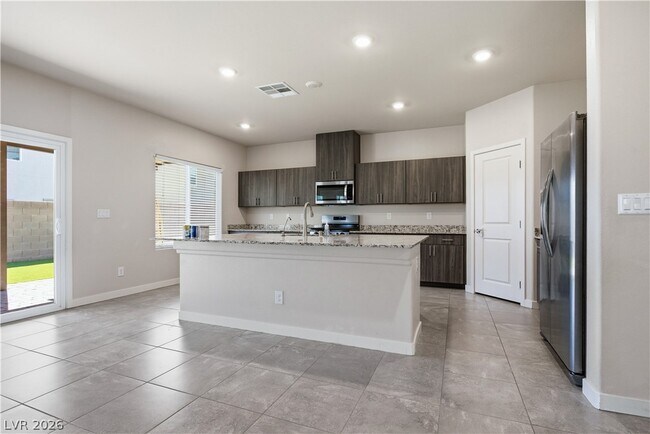 Building Photo - 3763 Corellia Ave