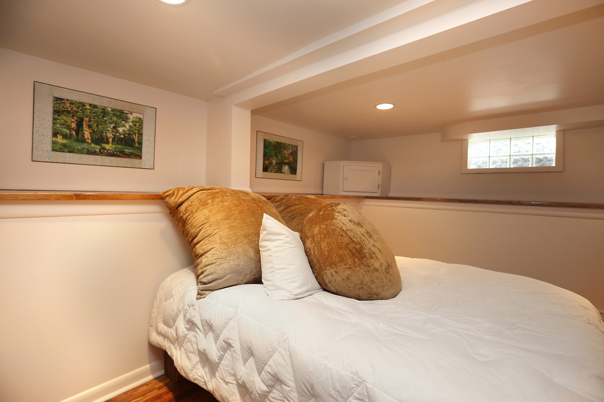 Downstairs Studio - 1655 S Corona St