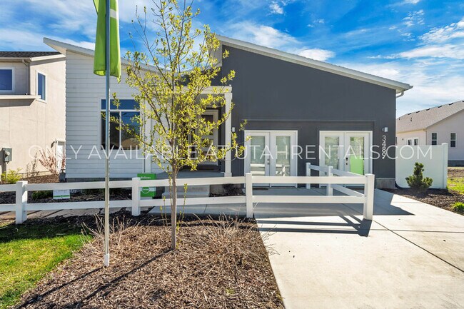 Building Photo - 3489 S 500 E