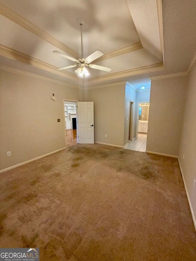 Building Photo - 213 Carrington Ln