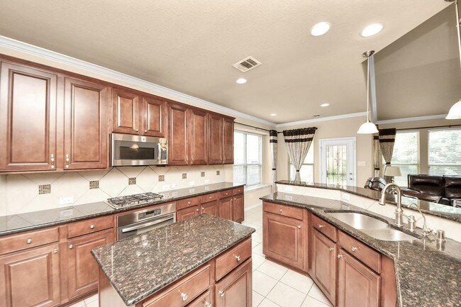 Building Photo - 28523 Pleasant Forest Dr