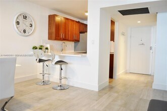 Building Photo - 100 Lincoln Rd